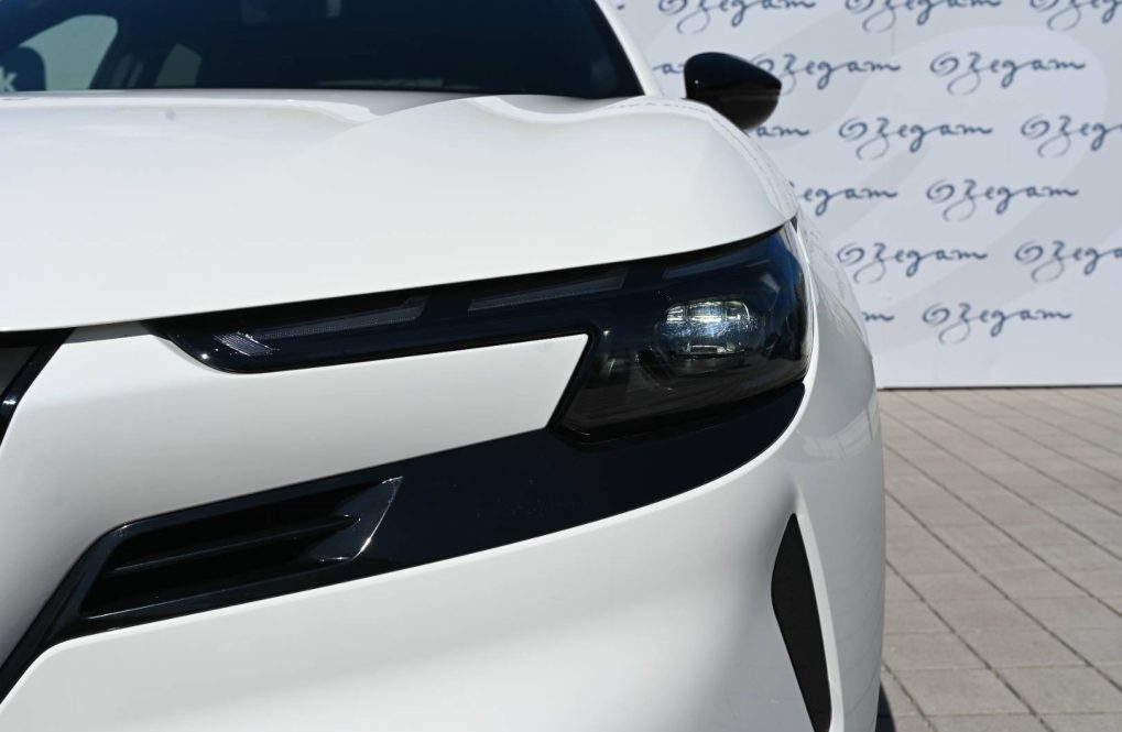 Alfa-Romeo-Junior-12T-Hybrid-145k-6AT-SPECIALE-2