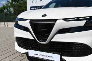 Alfa-Romeo-Junior-12T-Hybrid-145k-6AT-SPECIALE-3