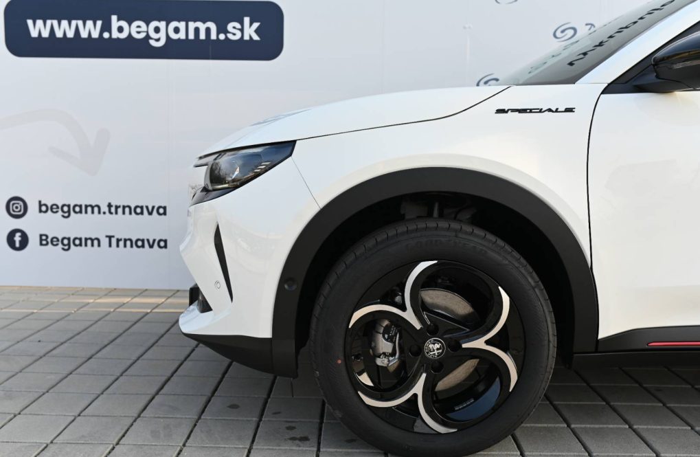 Alfa-Romeo-Junior-12T-Hybrid-145k-6AT-SPECIALE-5