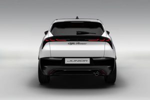 Alfa-Romeo-Junior-Q4-12T-Hybrid-145k-6AT-4