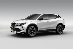 Alfa Romeo Junior Q4 1.2T Hybrid 145k 6AT | Begam
