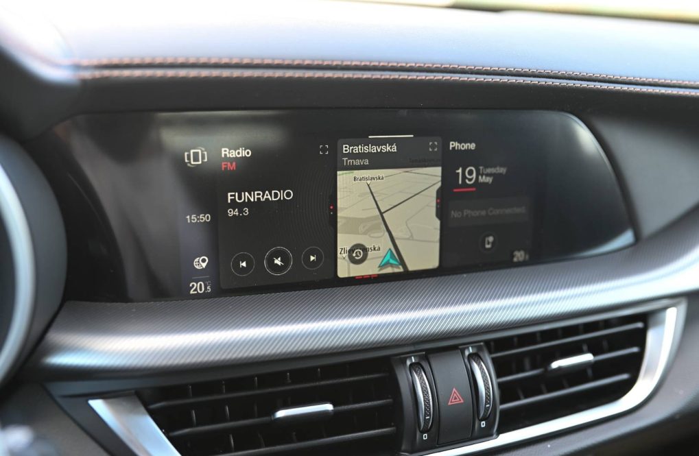 Alfa-Romeo-Stelvio-20-Turbo-INTENSA-Q4-AT-12