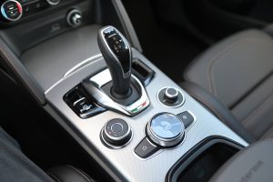 Alfa-Romeo-Stelvio-20-Turbo-INTENSA-Q4-AT-14