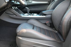Alfa-Romeo-Stelvio-20-Turbo-INTENSA-Q4-AT-15