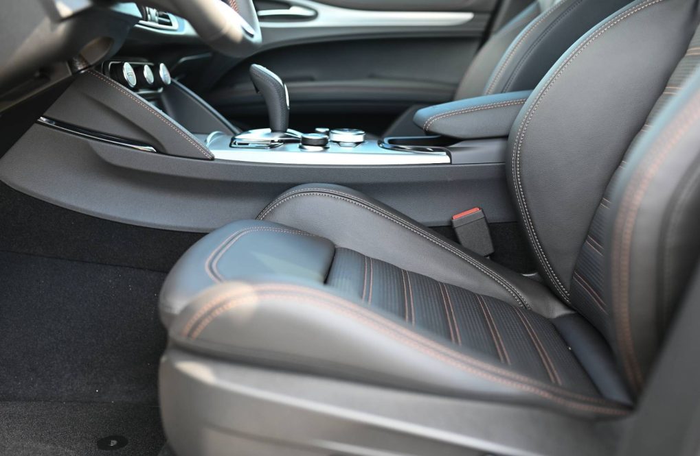 Alfa-Romeo-Stelvio-20-Turbo-INTENSA-Q4-AT-15