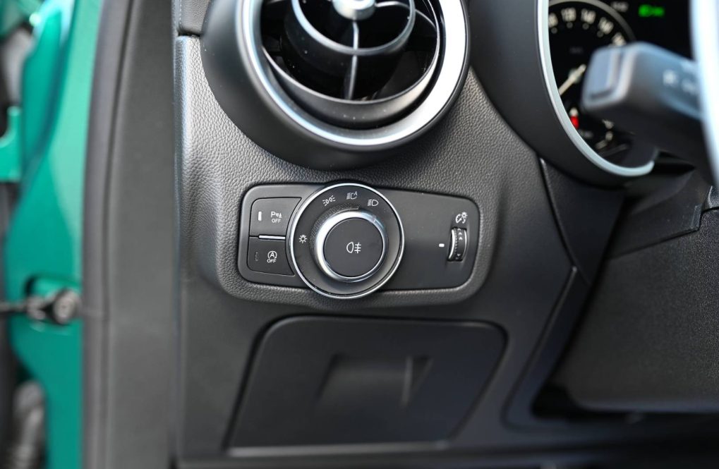 Alfa-Romeo-Stelvio-20-Turbo-INTENSA-Q4-AT-25