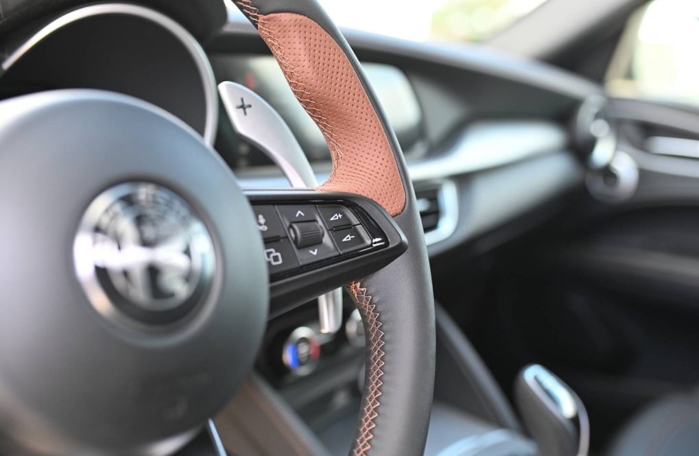 Alfa-Romeo-Stelvio-20-Turbo-INTENSA-Q4-AT-9