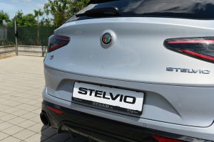 Alfa-Romeo-Stelvio-20-Turbo-Veloce-Q4-AT-11