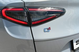 Alfa-Romeo-Stelvio-20-Turbo-Veloce-Q4-AT-12