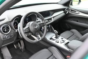 Alfa-Romeo-Stelvio-20-Turbo-Veloce-Q4-AT-12
