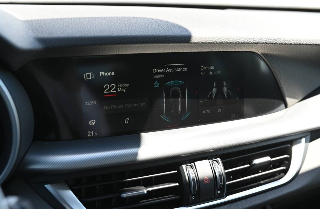 Alfa-Romeo-Stelvio-20-Turbo-Veloce-Q4-AT-19
