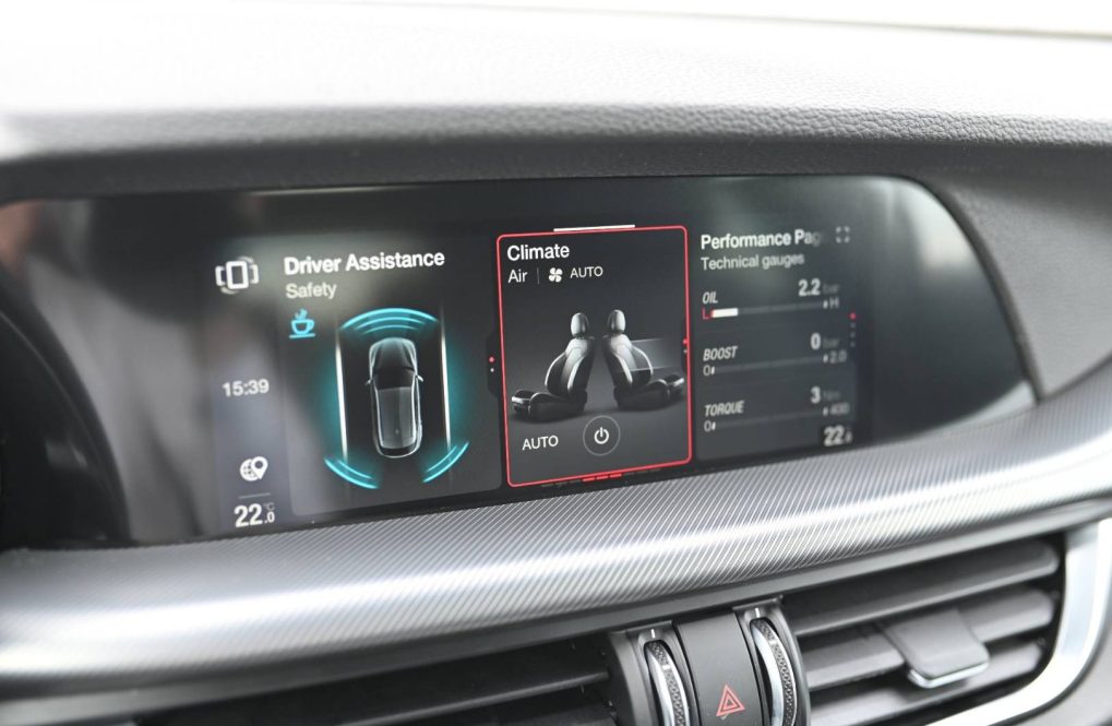 Alfa-Romeo-Stelvio-20-Turbo-Veloce-Q4-AT-20