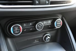 Alfa-Romeo-Stelvio-20-Turbo-Veloce-Q4-AT-21