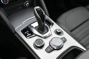 Alfa-Romeo-Stelvio-20-Turbo-Veloce-Q4-AT-22