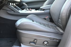 Alfa-Romeo-Stelvio-20-Turbo-Veloce-Q4-AT-24