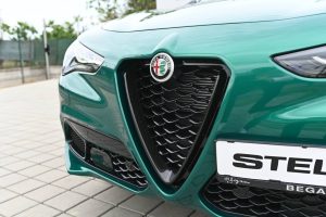 Alfa-Romeo-Stelvio-20-Turbo-Veloce-Q4-AT-3