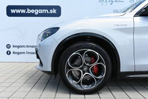 Alfa-Romeo-Stelvio-20-Turbo-Veloce-Q4-AT-5