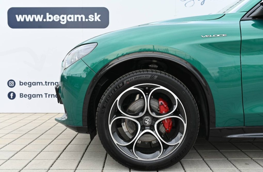 Alfa-Romeo-Stelvio-20-Turbo-Veloce-Q4-AT-5