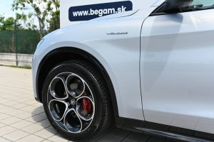 Alfa-Romeo-Stelvio-20-Turbo-Veloce-Q4-AT-6
