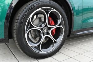 Alfa-Romeo-Stelvio-20-Turbo-Veloce-Q4-AT-6