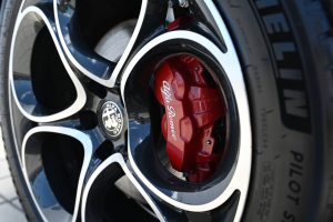Alfa-Romeo-Stelvio-20-Turbo-Veloce-Q4-AT-8
