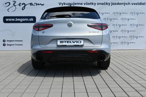 Alfa-Romeo-Stelvio-20-Turbo-Veloce-Q4-AT-9