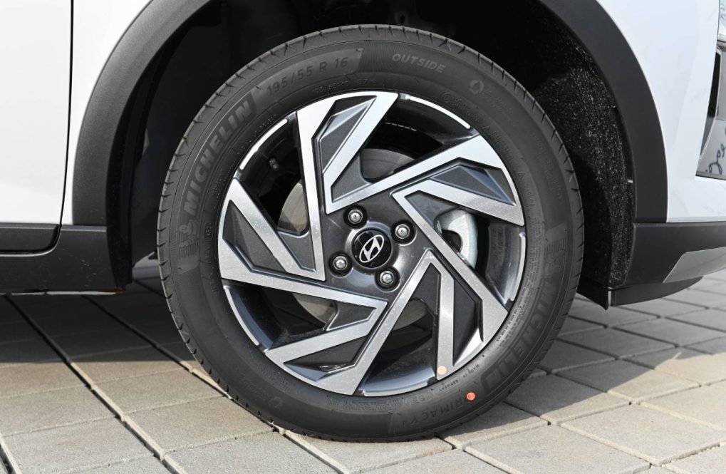 Hyundai-Bayon-10-T-GDI-Family-7DCT-MY26-5