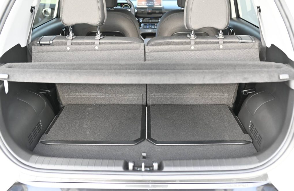 Hyundai-Inster-49kWh-Family-38