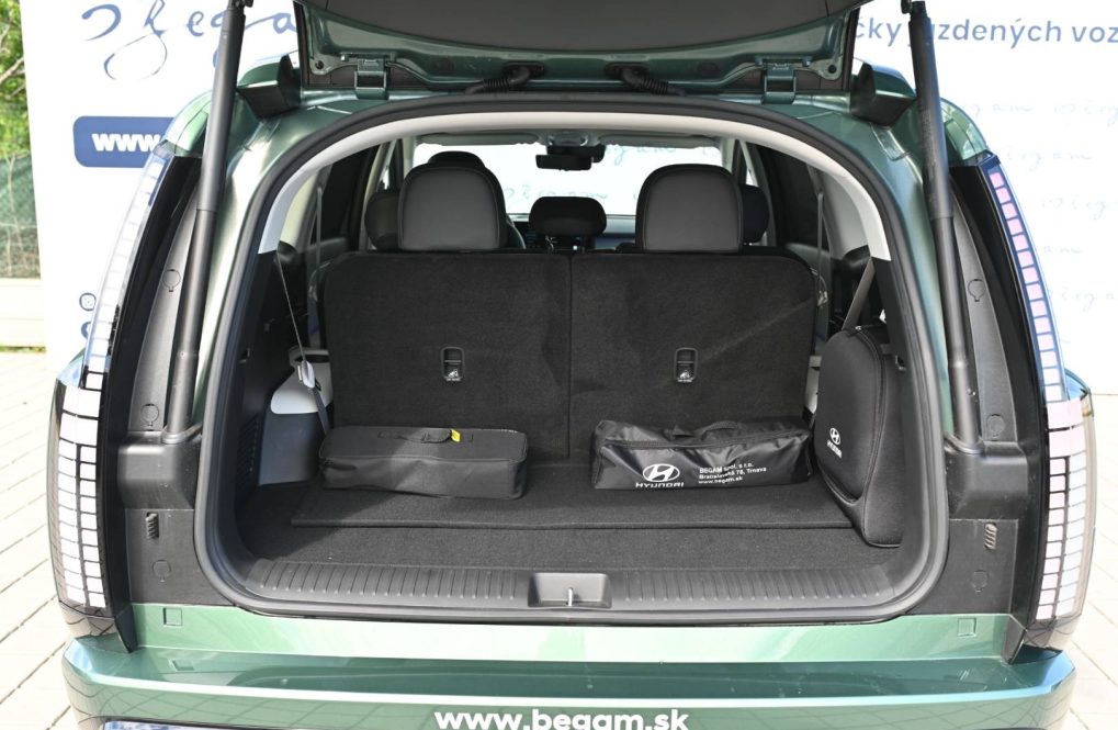 Hyundai-Ioniq-9-12