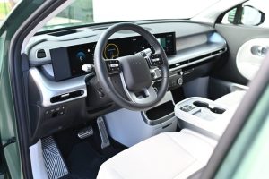Hyundai-Ioniq-9-13