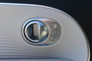 Hyundai-Ioniq-9-15
