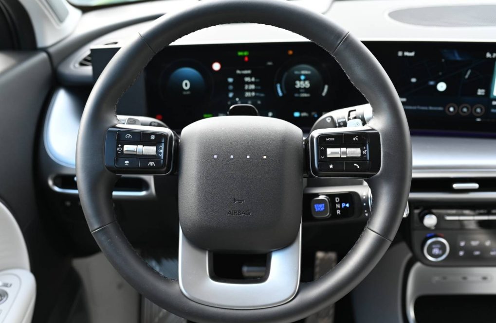 Hyundai-Ioniq-9-20