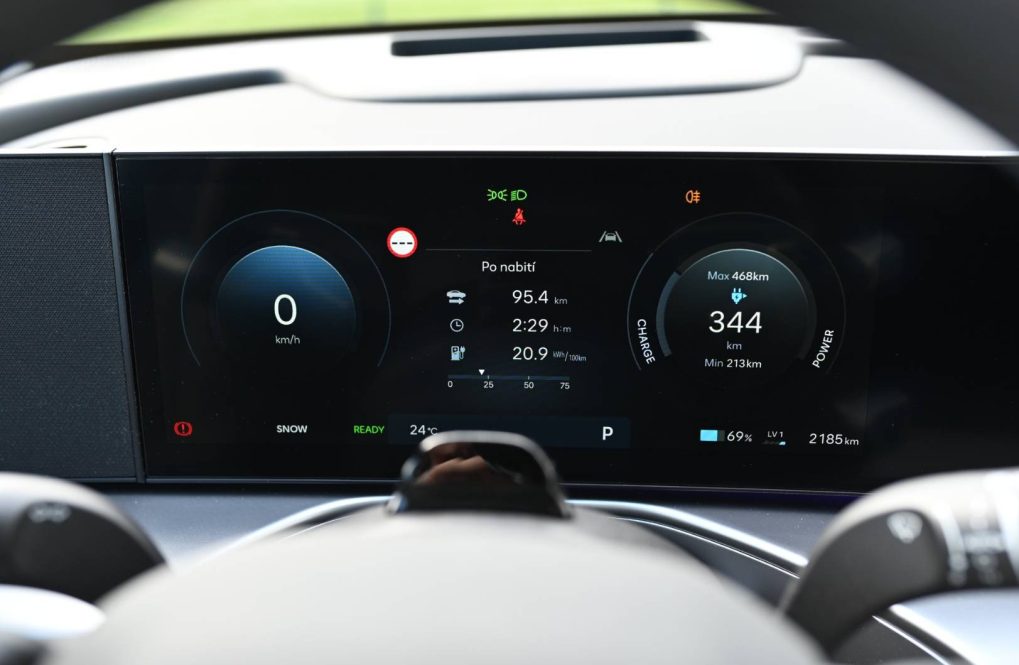 Hyundai-Ioniq-9-21