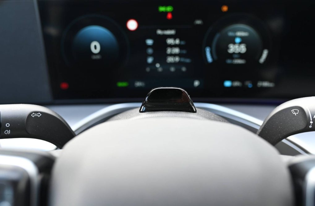 Hyundai-Ioniq-9-22