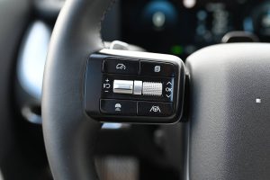 Hyundai-Ioniq-9-23