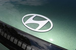 Hyundai-Ioniq-9-4