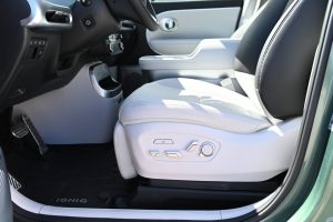 Hyundai-Ioniq-9-42