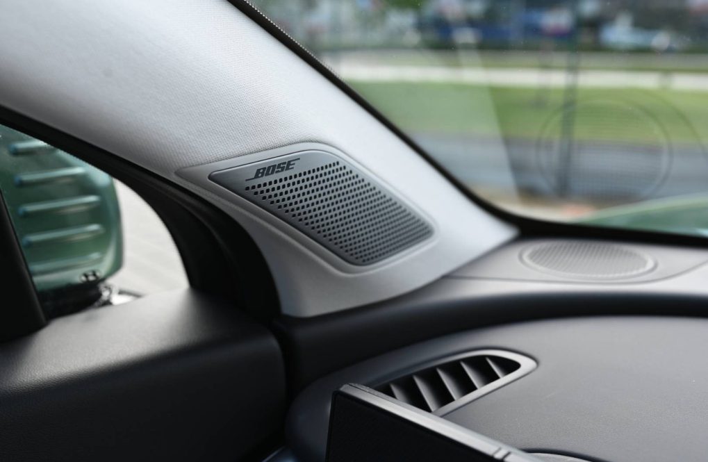 Hyundai-Ioniq-9-56
