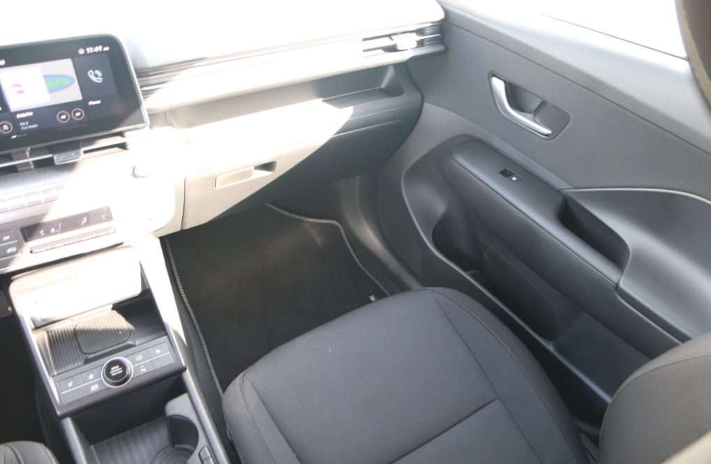 Hyundai-Kona-16-T-GDi-Family-AT-10