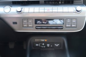 Hyundai-Kona-16-T-GDi-Family-AT-11