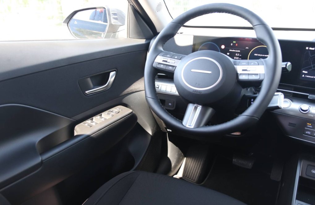 Hyundai-Kona-16-T-GDi-Family-AT-7