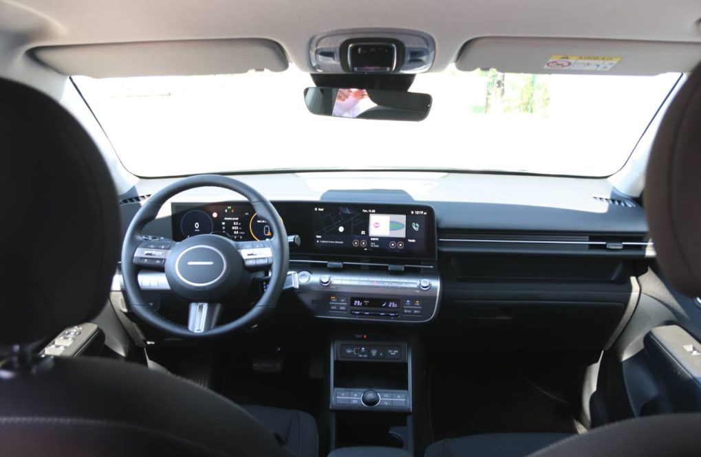 Hyundai-Kona-16-T-GDi-Family-AT-8