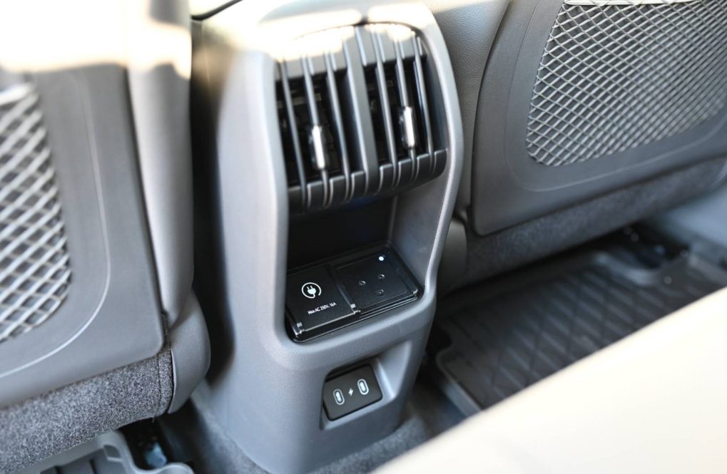Hyundai-Kona-EV-Electric-MY25-27