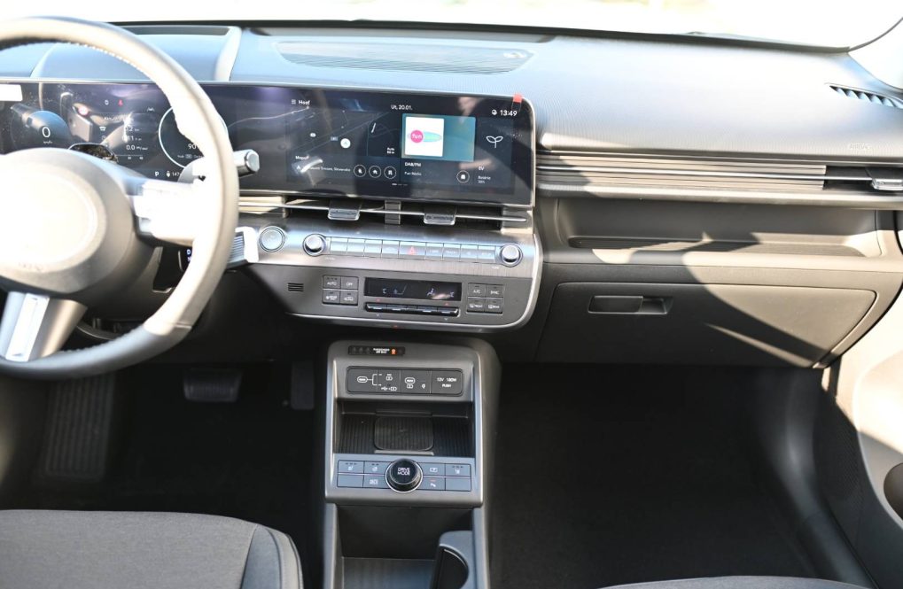 Hyundai-Kona-EV-Style-648kWh-150kW-MY26-10