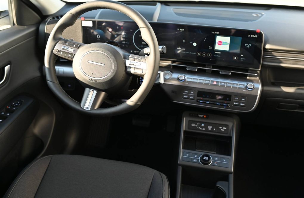 Hyundai-Kona-EV-Style-648kWh-150kW-MY26-11