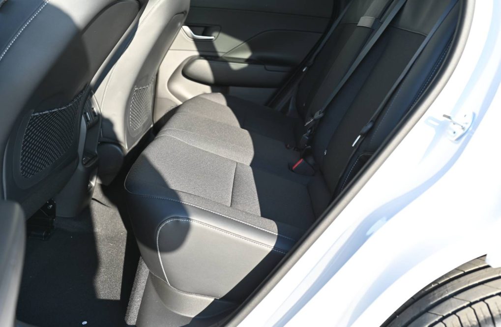 Hyundai-Kona-EV-Style-648kWh-150kW-MY26-19