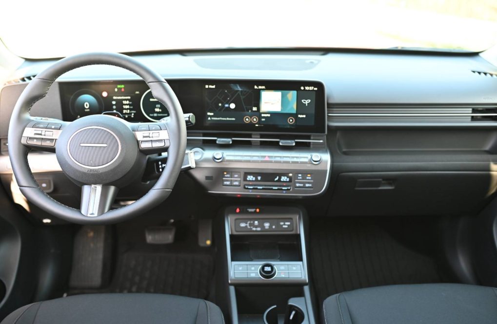 Hyundai-Kona-HEV-Family-AT-13