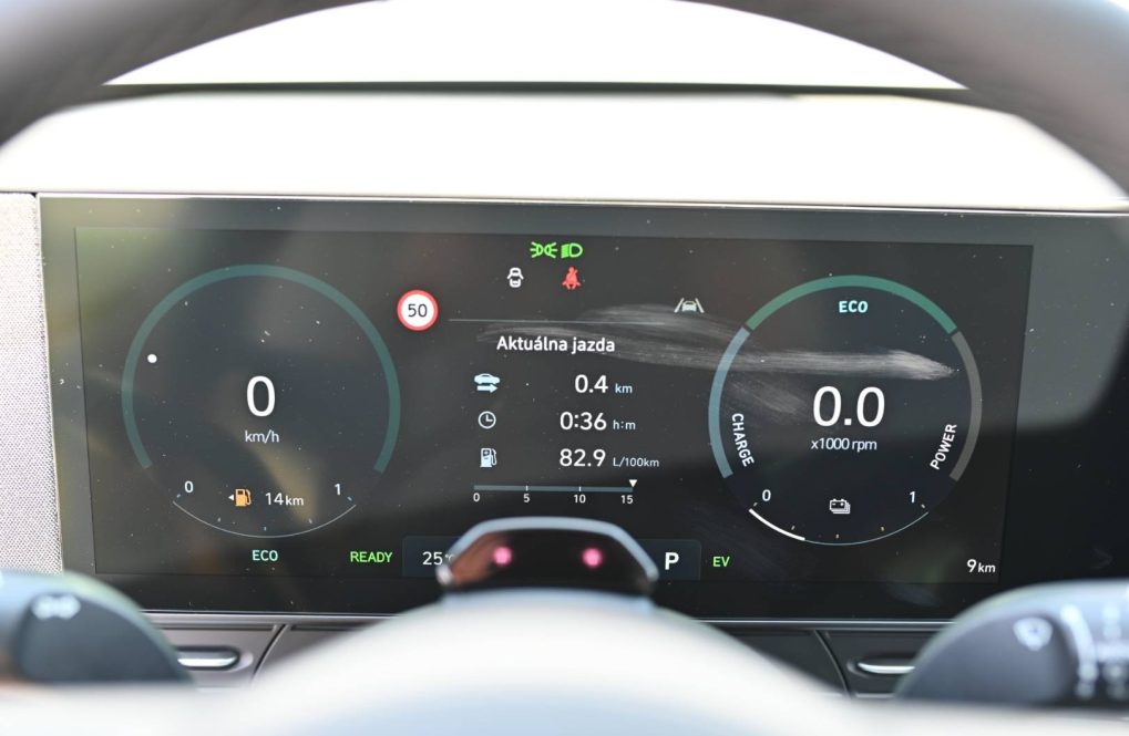 Hyundai-Kona-HEV-Family-AT-15
