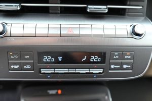 Hyundai-Kona-HEV-Family-AT-18