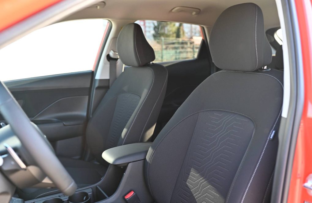 Hyundai-Kona-HEV-Family-AT-22